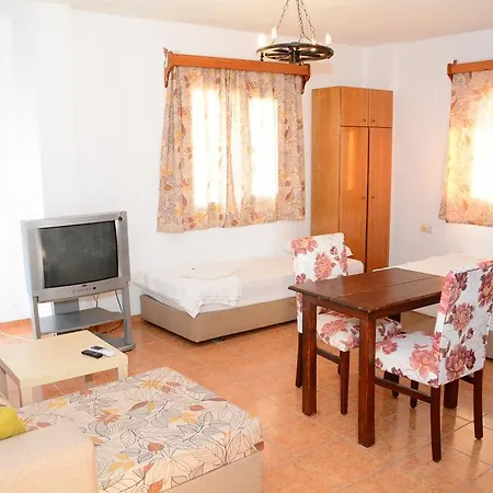 B&B Sezer Class Apart